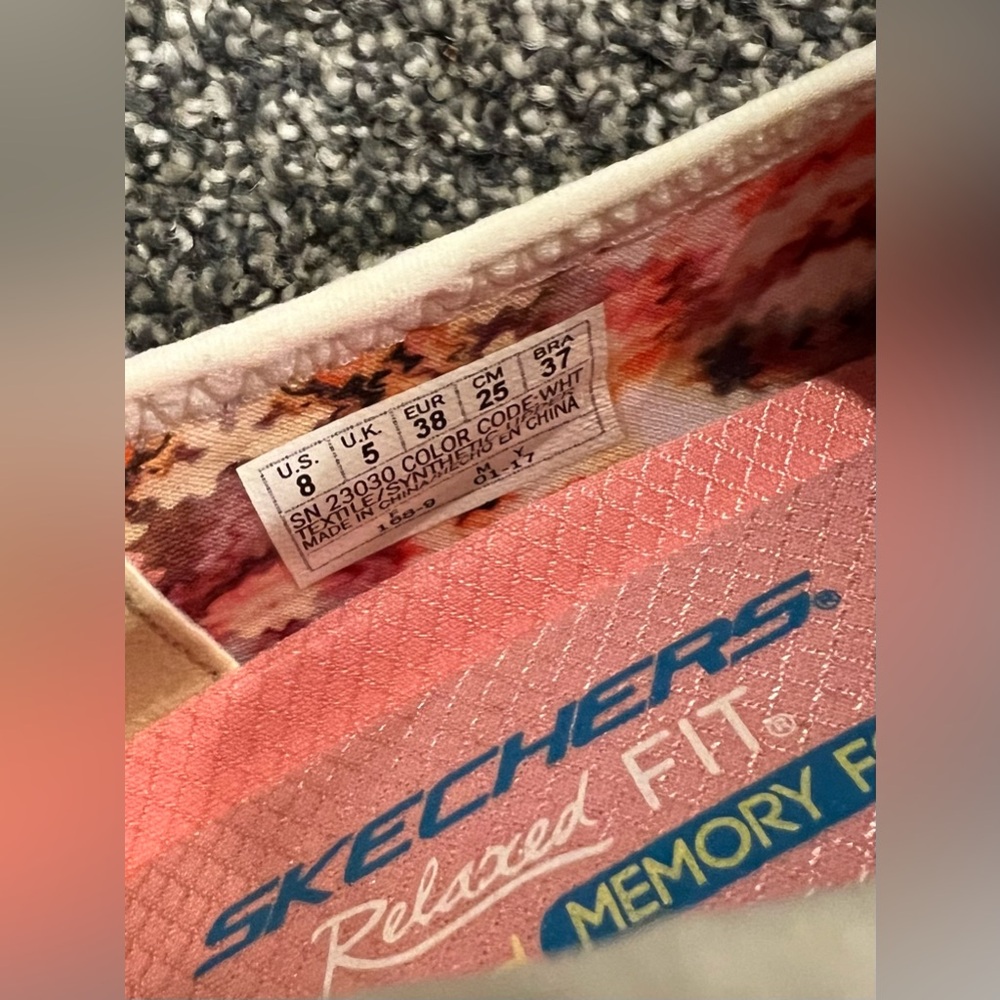 Skechers Slip On - Picture 7 of 9